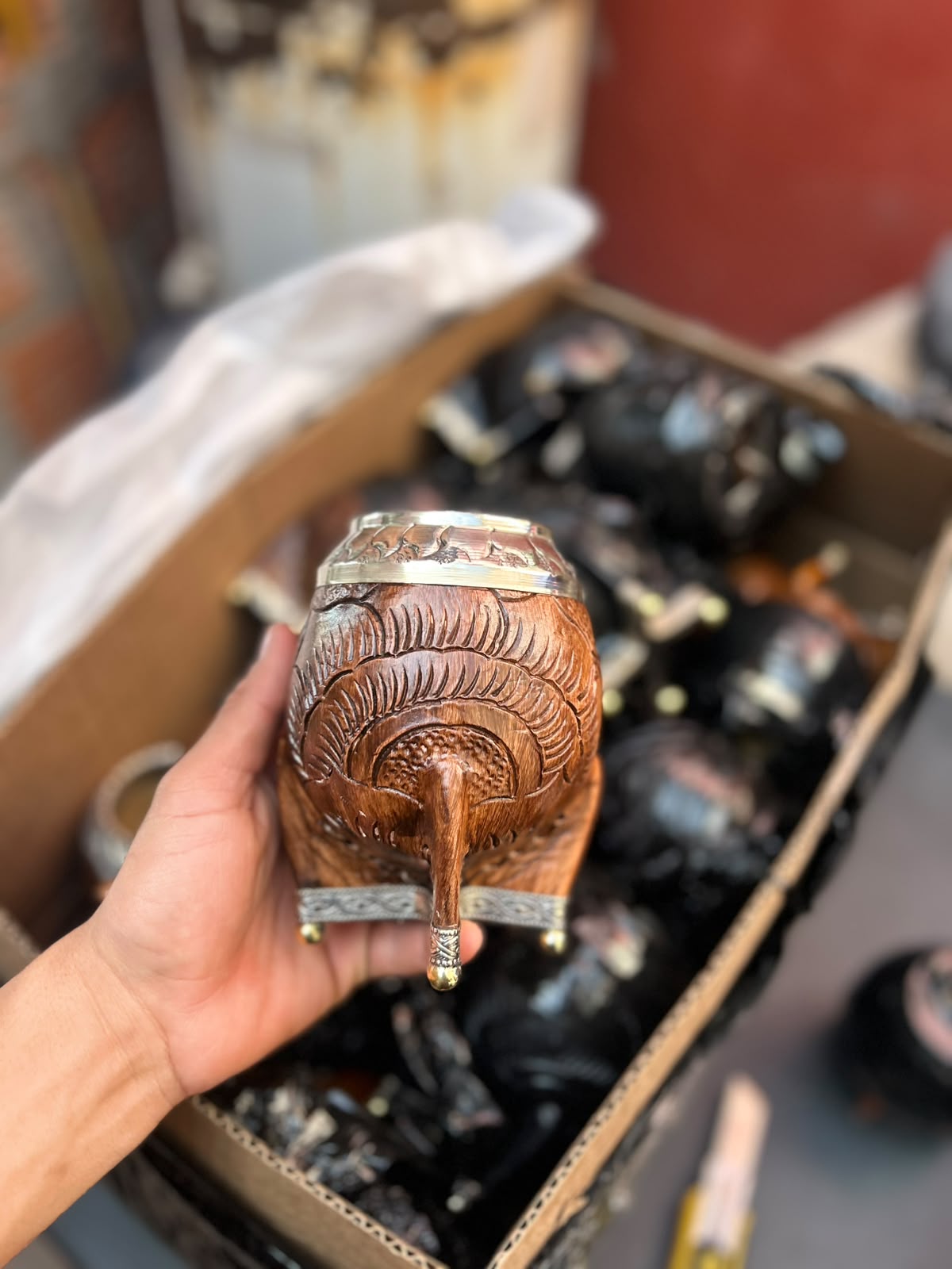 Torpedo repujado avejentado con base y bolitas